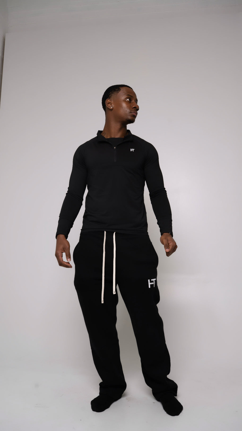 Essential Logo Sweatpants (Relaxed Leg)