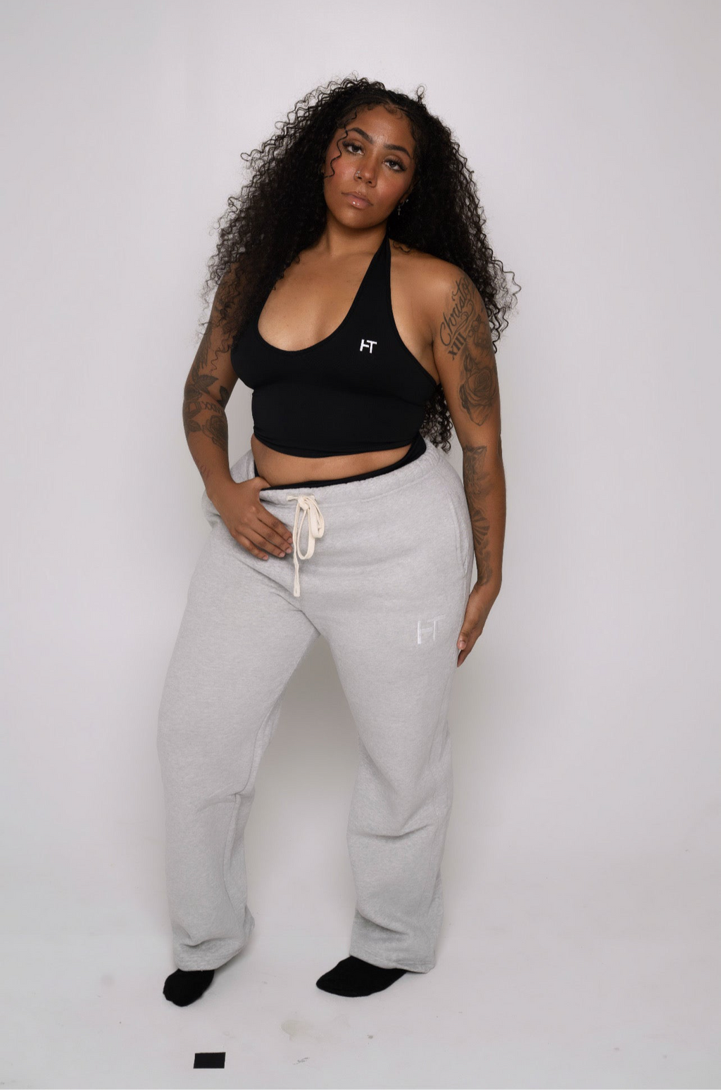 Essential Logo Sweatpants (Relaxed Leg)